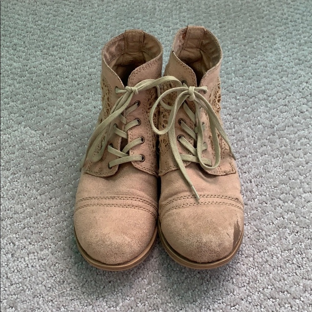 Tan Roxy ankle boots